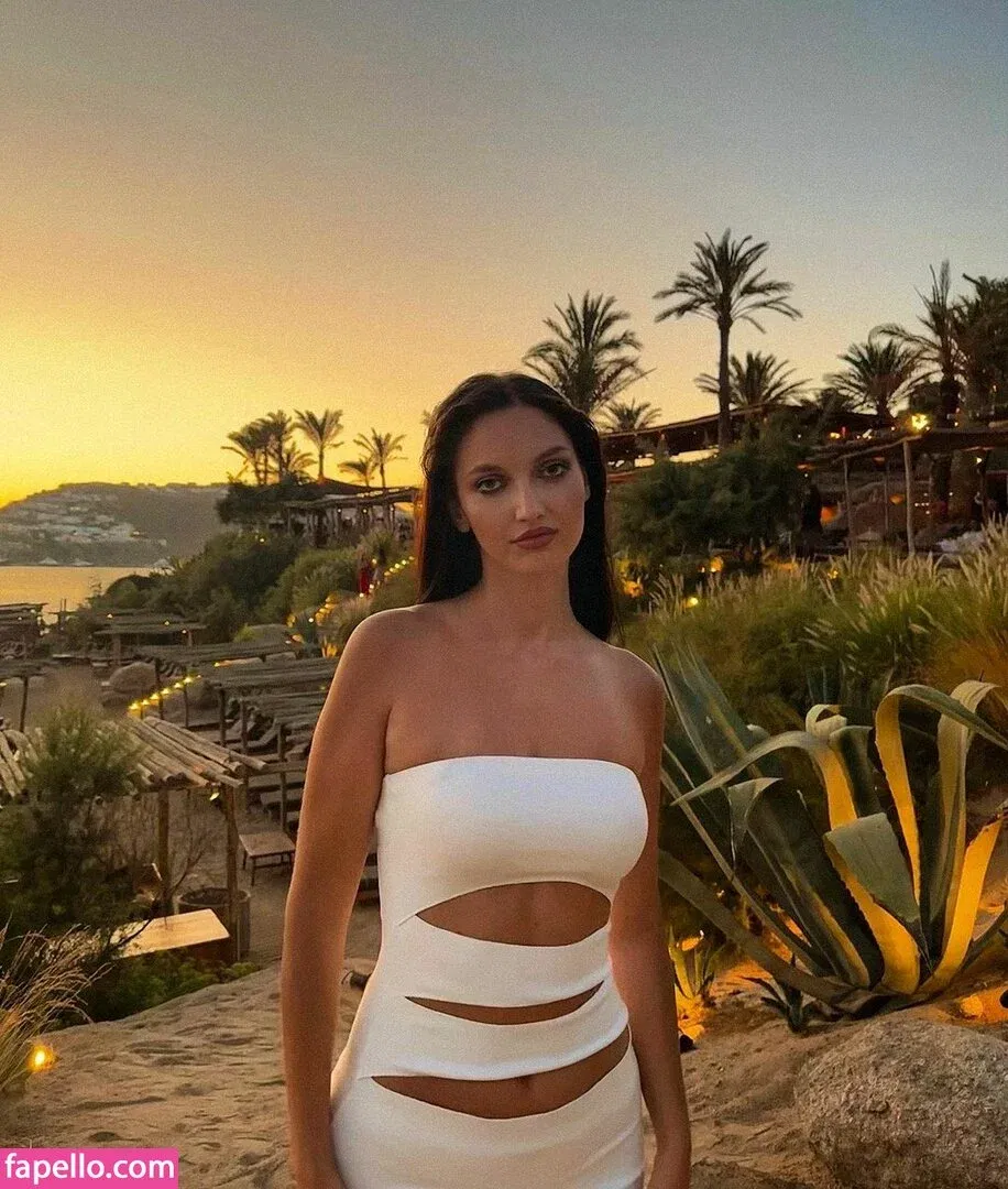 Anca Bellu Onlyfans Photo Gallery 