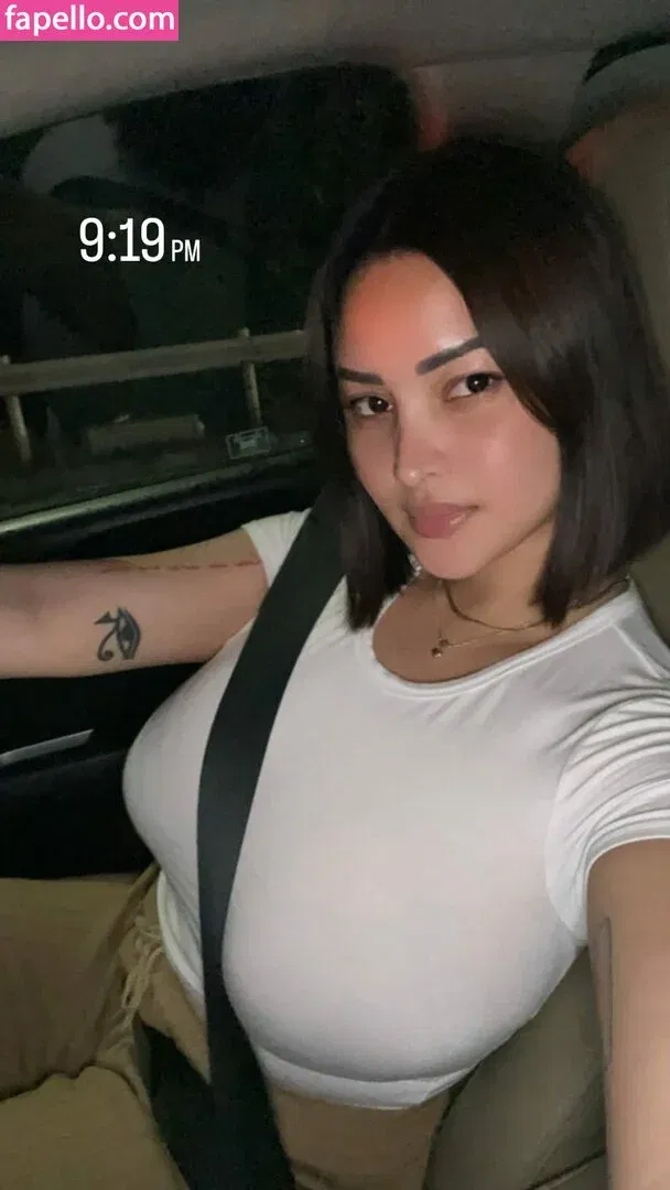 Mitzina Larino Onlyfans Photo Gallery 