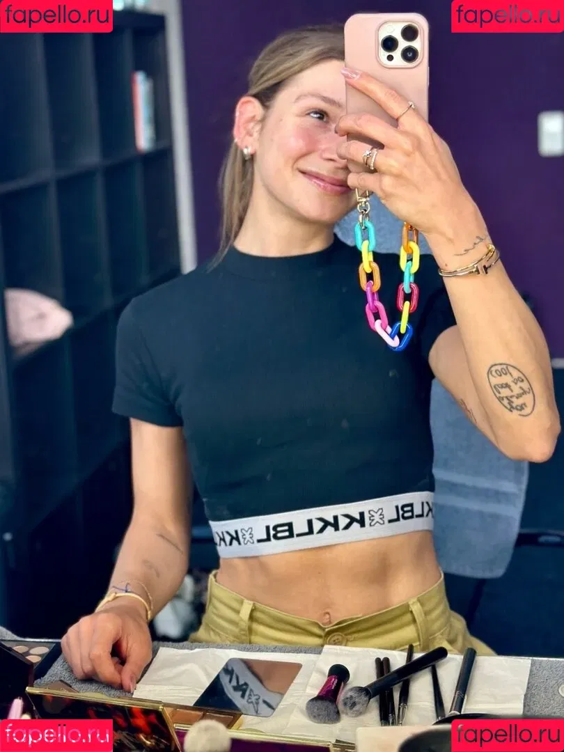 Jana Wosnitza Onlyfans Photo Gallery 