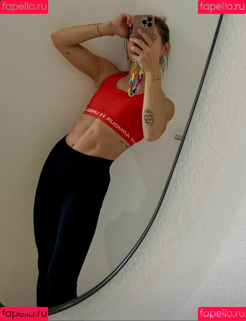 Jana Wosnitza Onlyfans Photo Gallery 