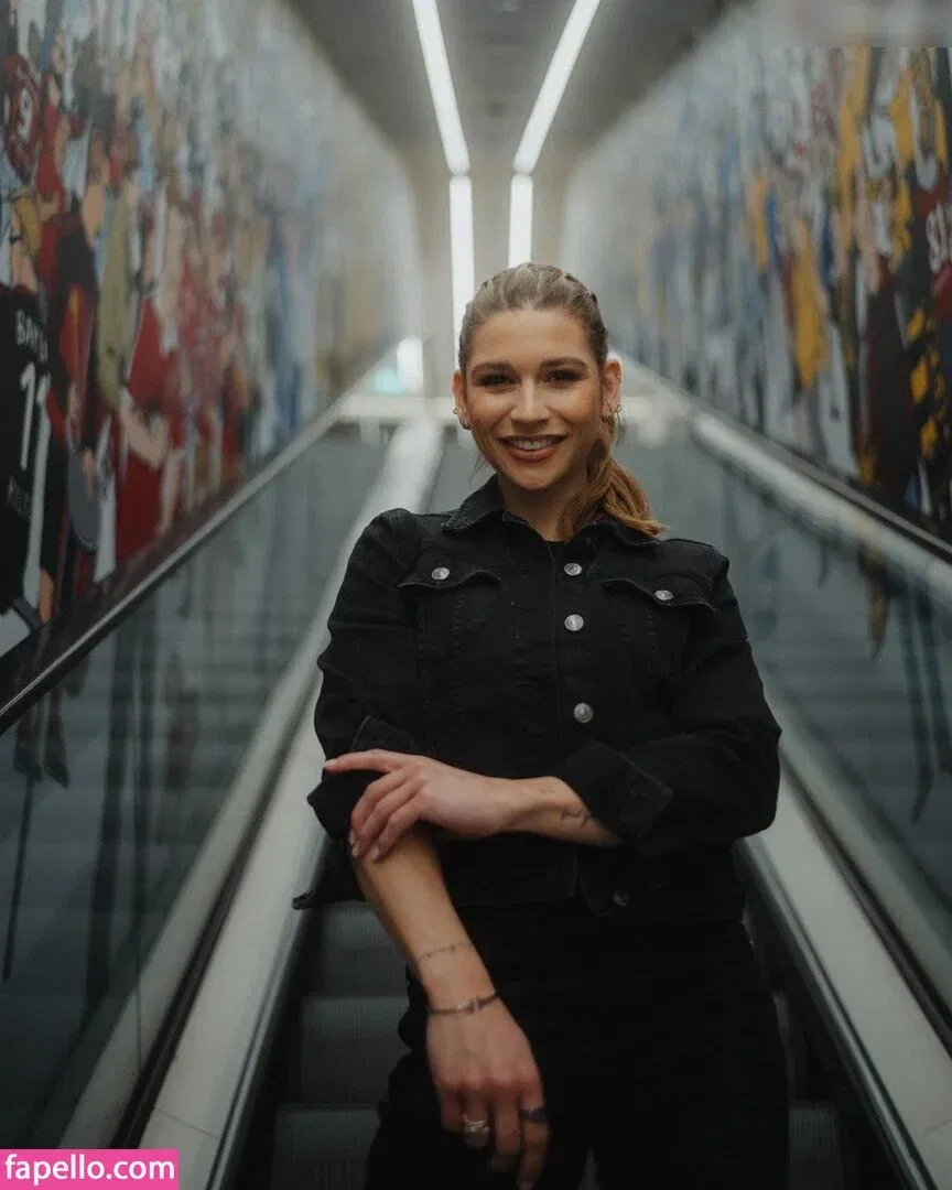 Jana Wosnitza Onlyfans Photo Gallery 