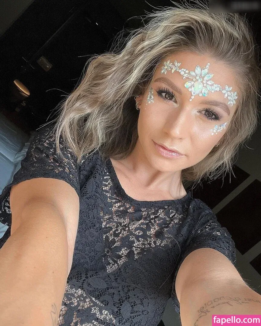 Jana Wosnitza Onlyfans Photo Gallery 