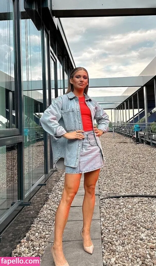 Jana Wosnitza Onlyfans Photo Gallery 