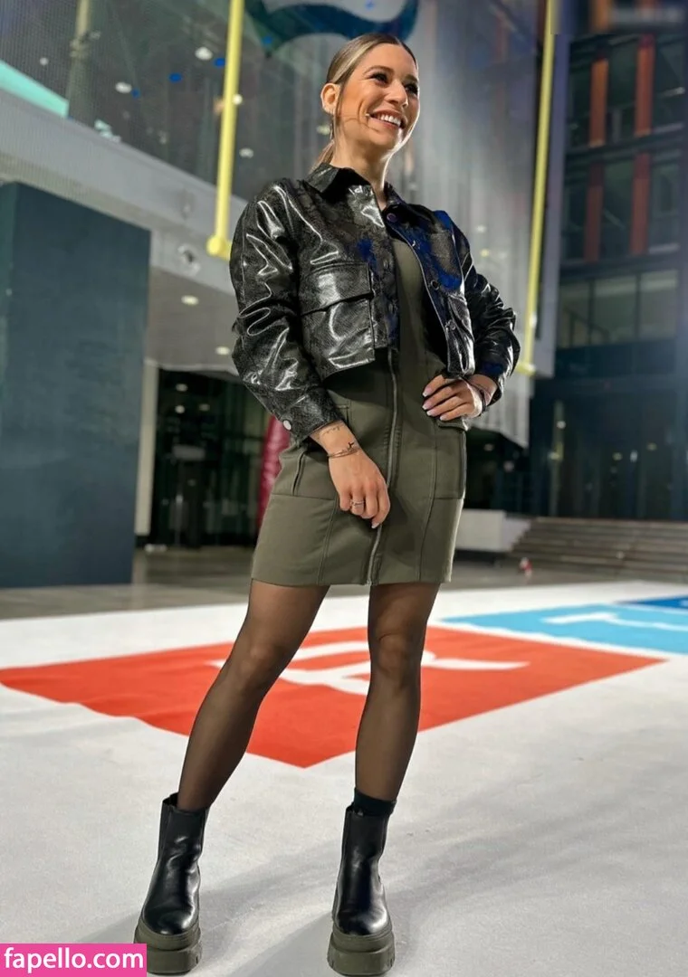 Jana Wosnitza Onlyfans Photo Gallery 