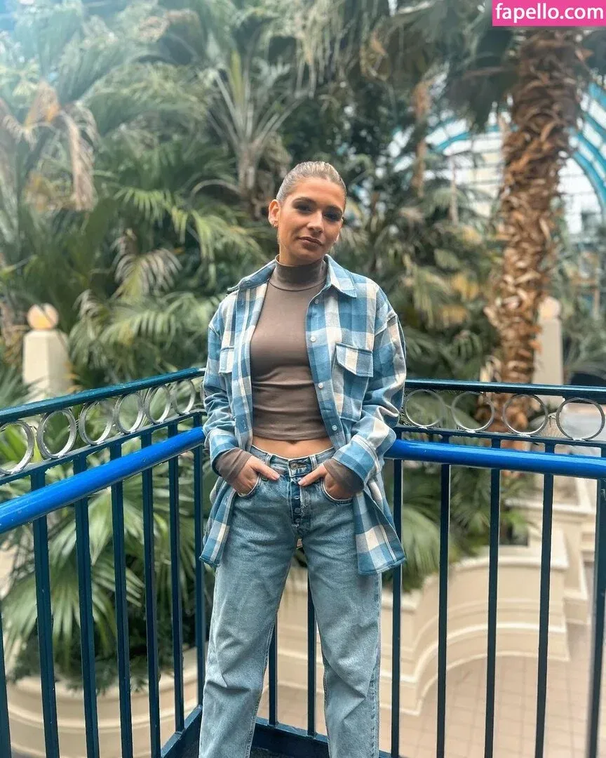 Jana Wosnitza Onlyfans Photo Gallery 