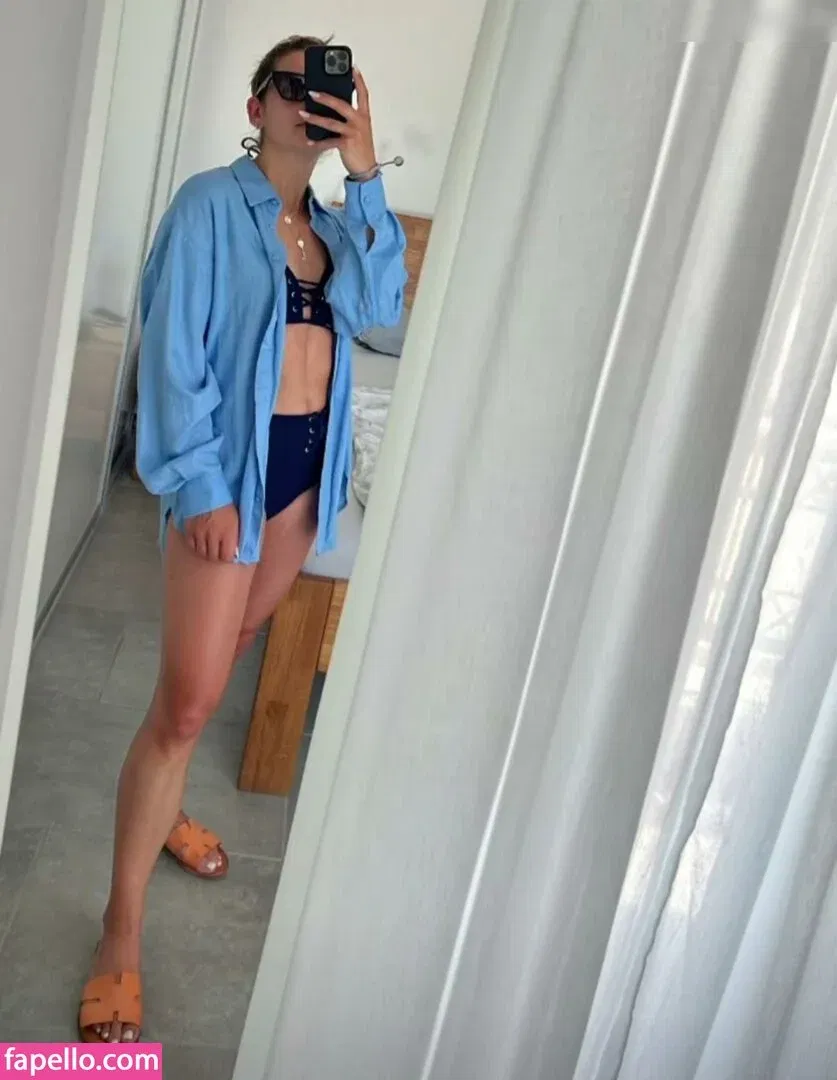 Jana Wosnitza Onlyfans Photo Gallery 