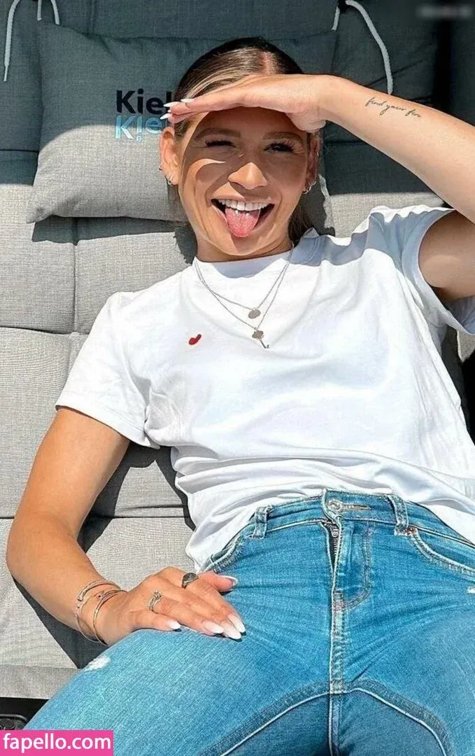 Jana Wosnitza Onlyfans Photo Gallery 