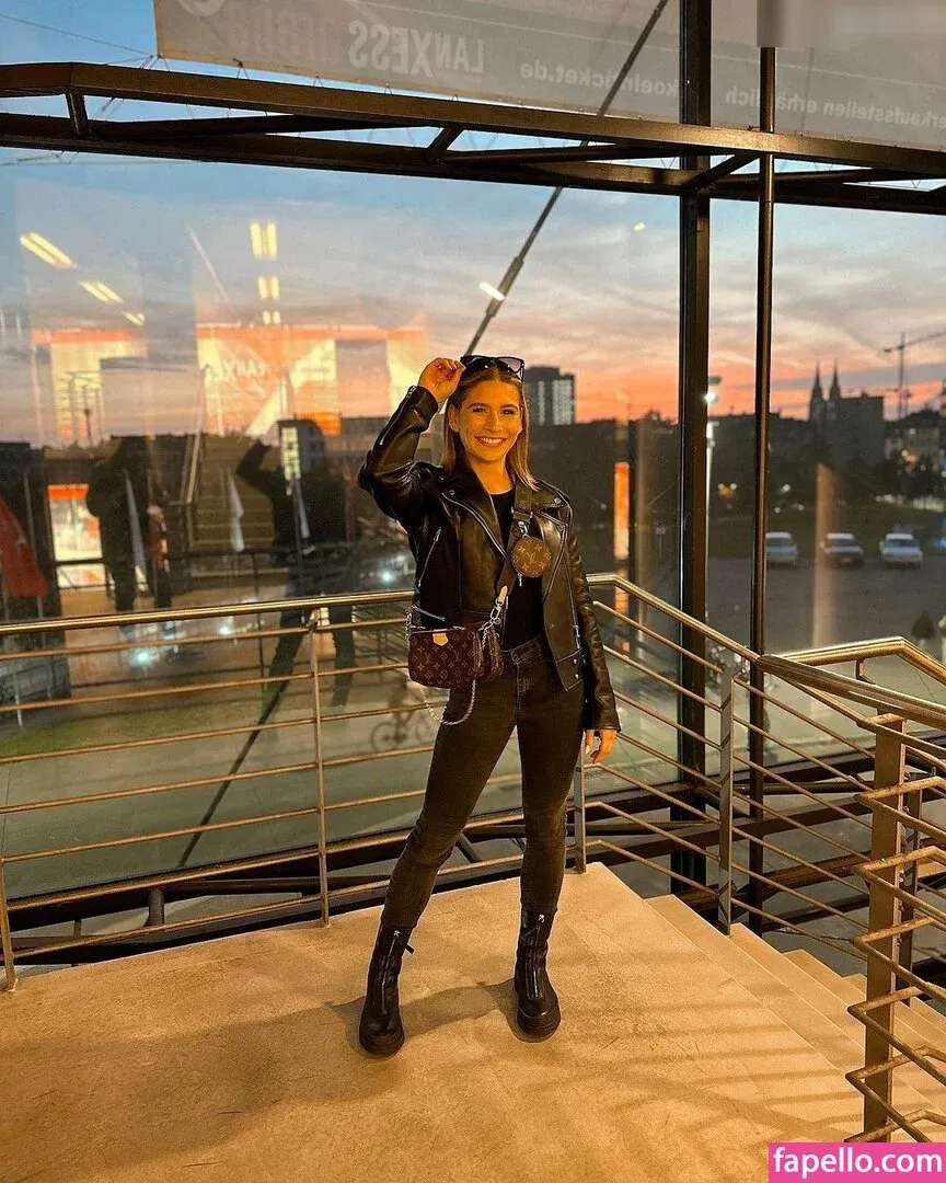 Jana Wosnitza Onlyfans Photo Gallery 