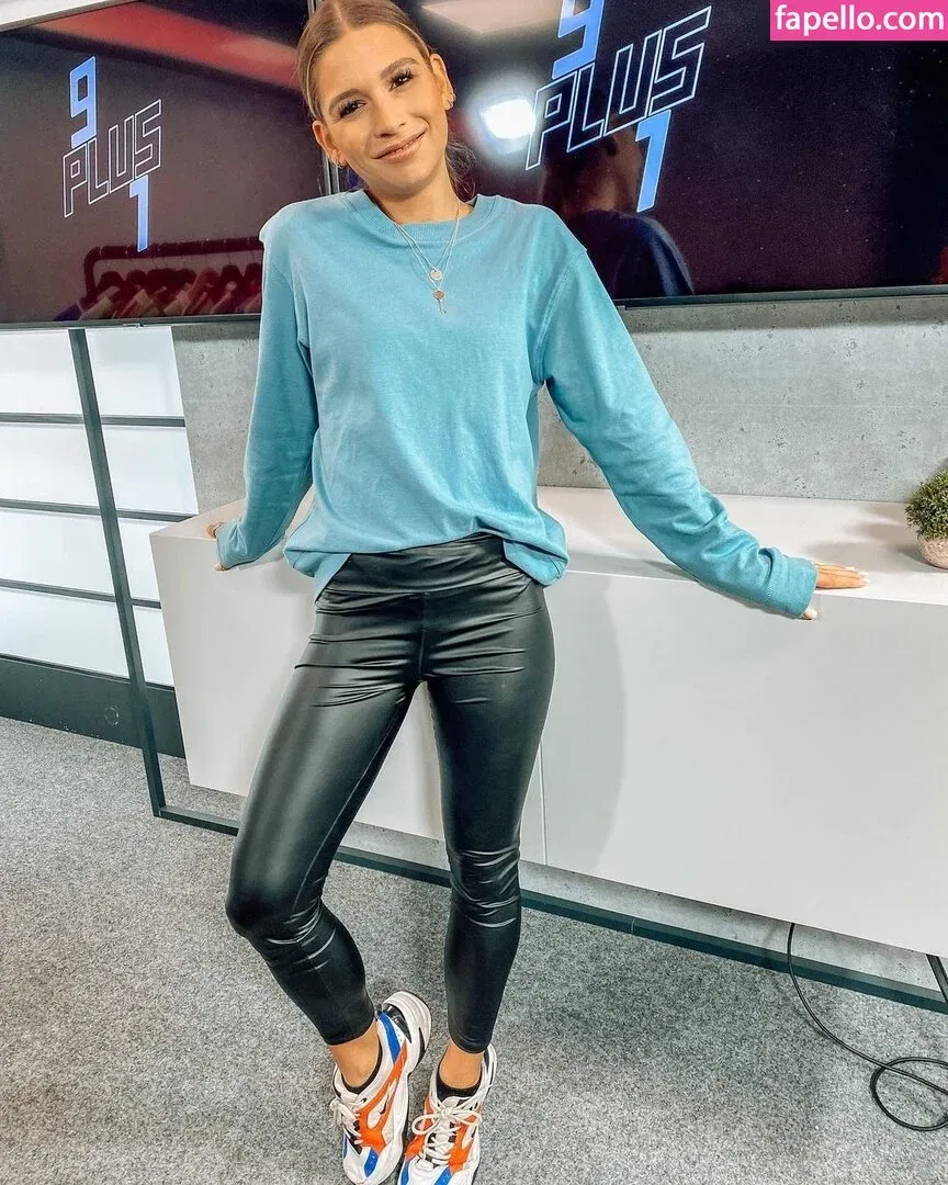 Jana Wosnitza Onlyfans Photo Gallery 