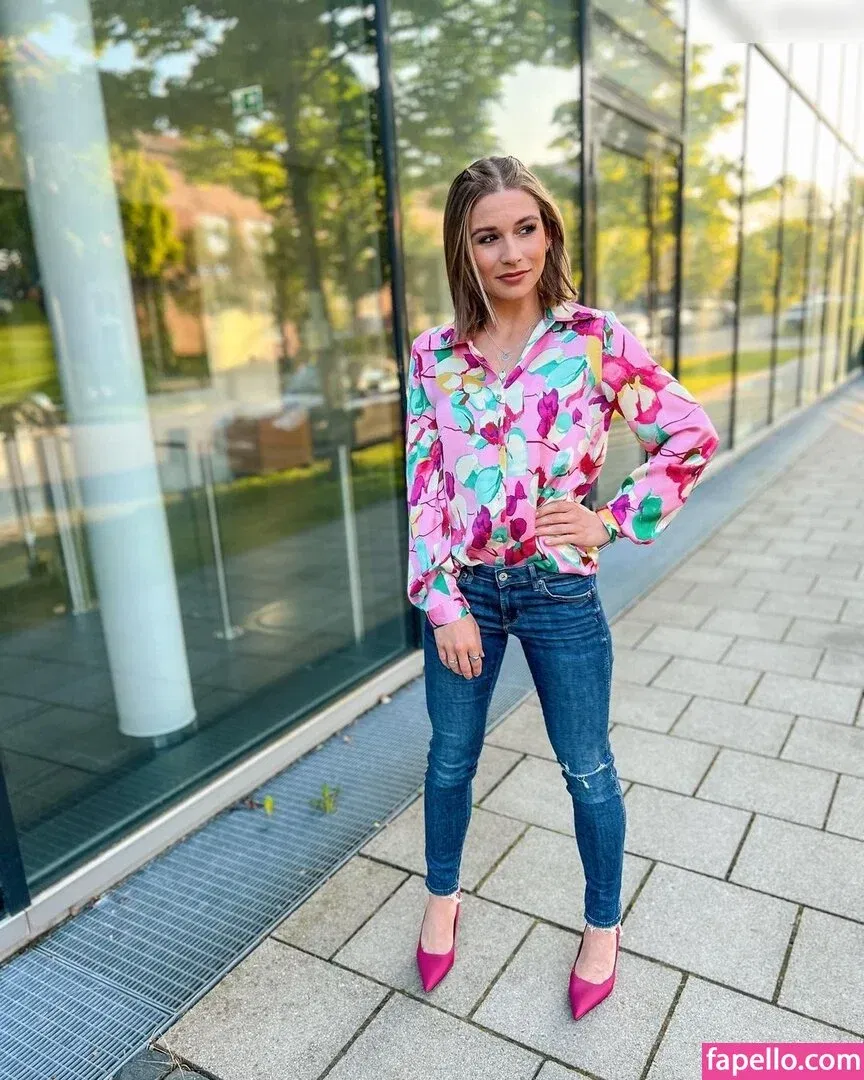 Jana Wosnitza Onlyfans Photo Gallery 