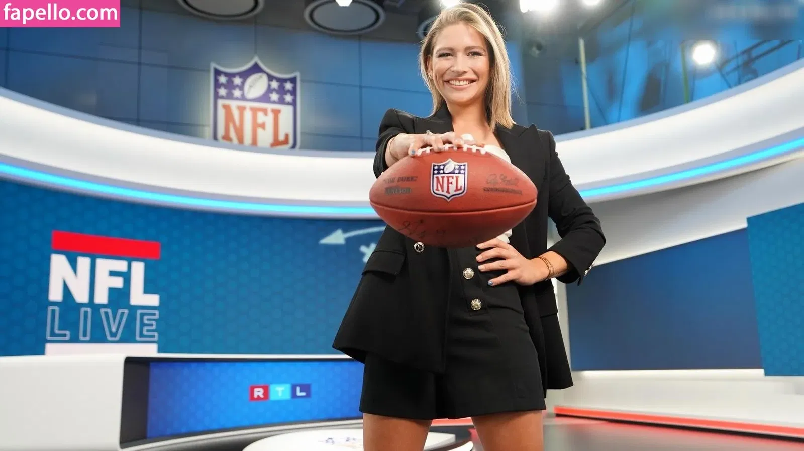 Jana Wosnitza Onlyfans Photo Gallery 