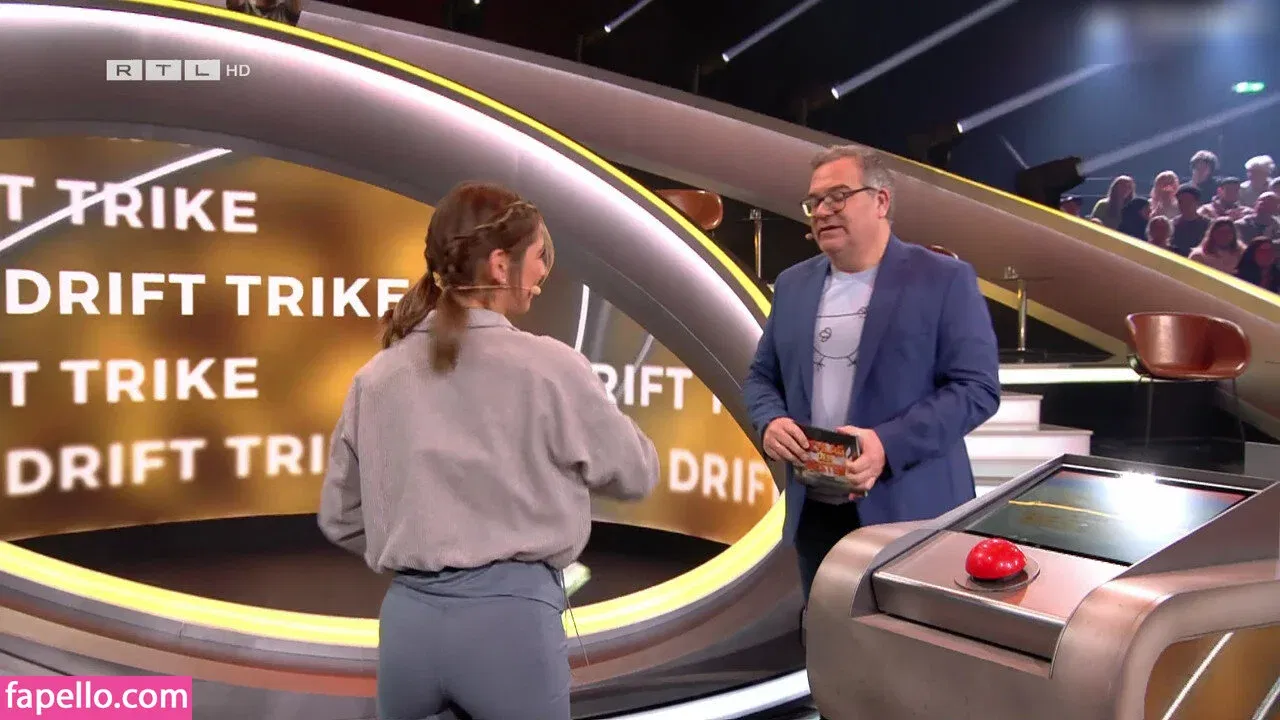 Jana Wosnitza Onlyfans Photo Gallery 