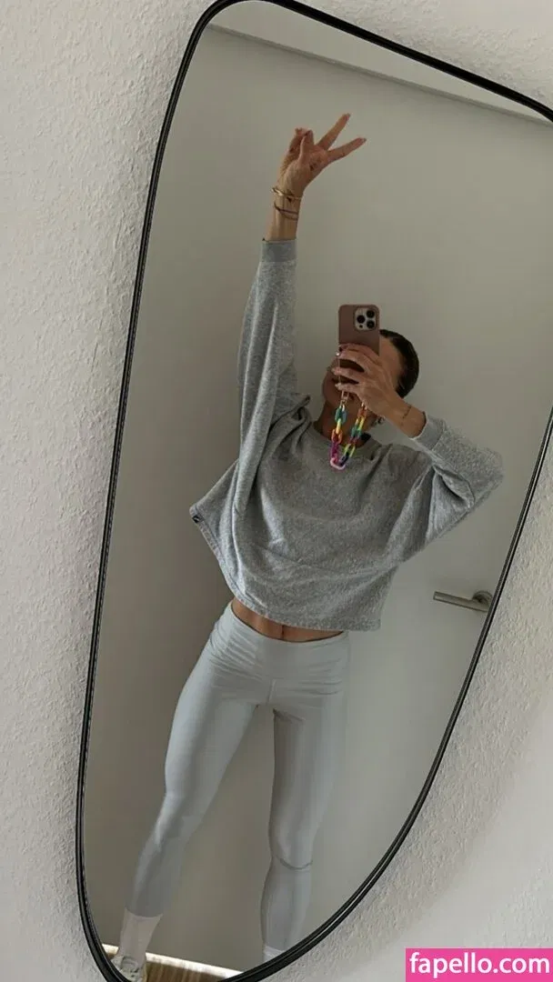 Jana Wosnitza Onlyfans Photo Gallery 