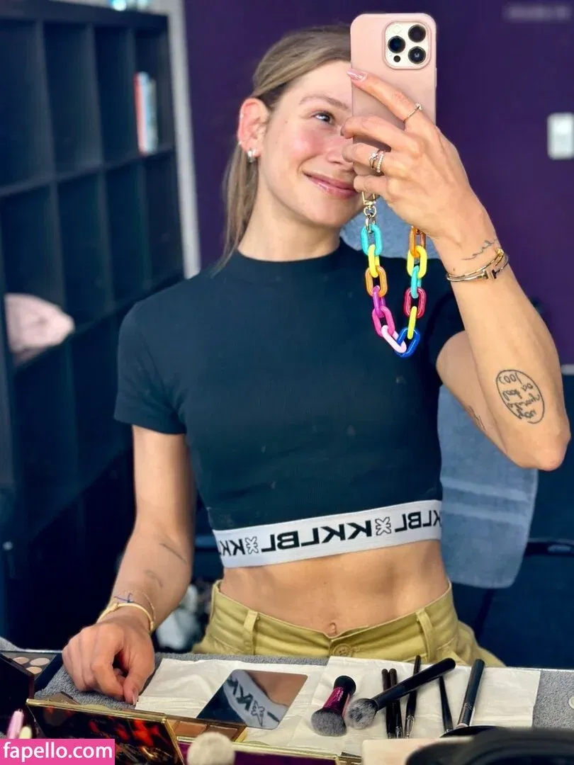 Jana Wosnitza Onlyfans Photo Gallery 