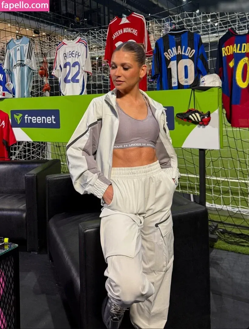 Jana Wosnitza Onlyfans Photo Gallery 