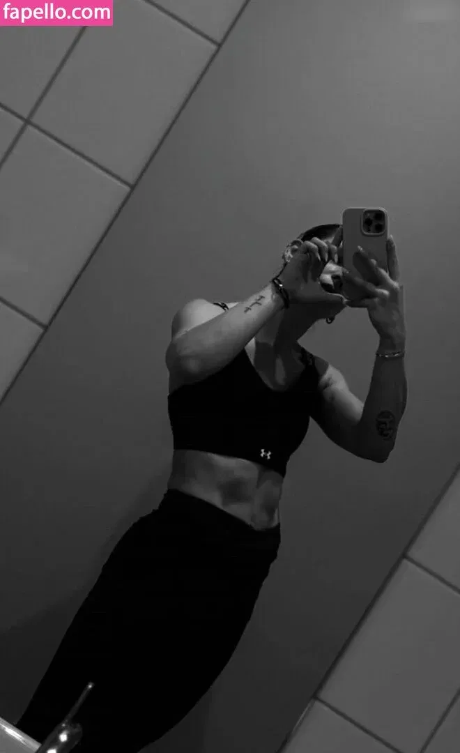 Jana Wosnitza Onlyfans Photo Gallery 