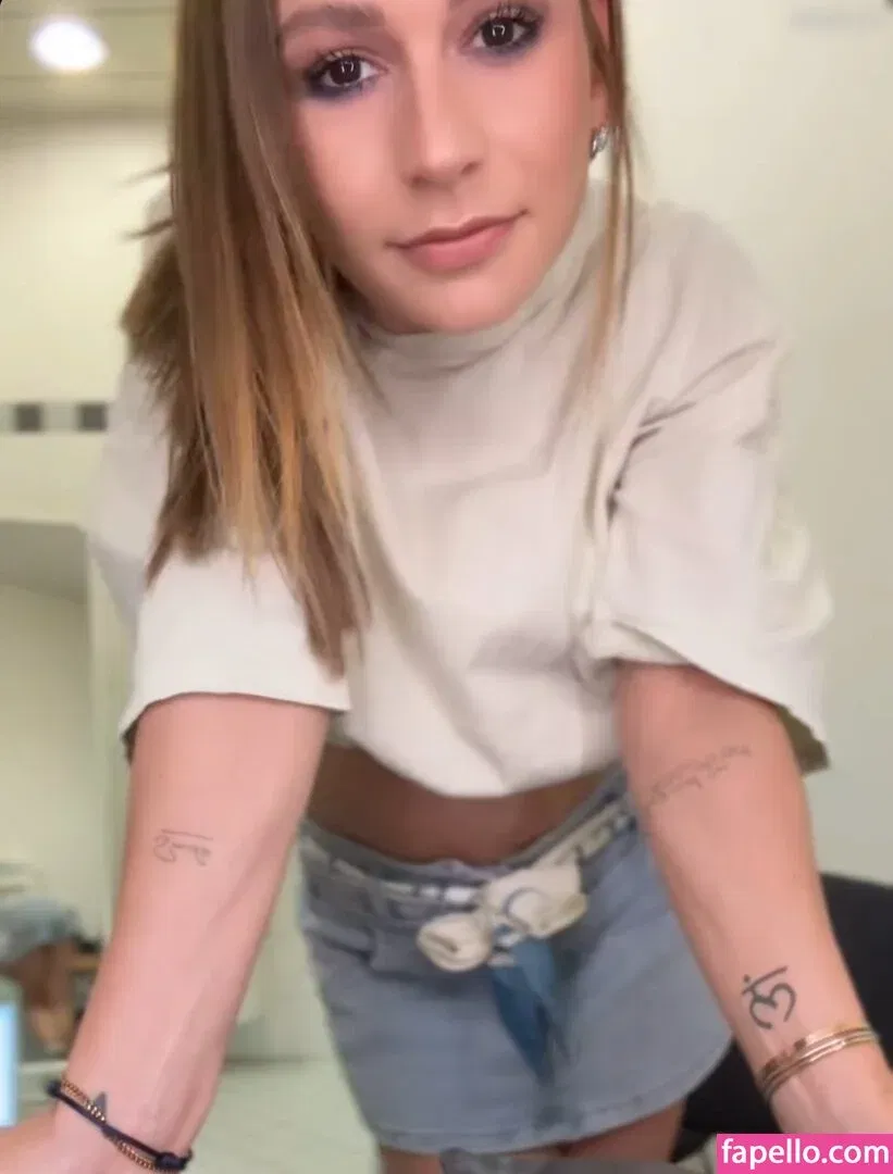 Jana Wosnitza Onlyfans Photo Gallery 