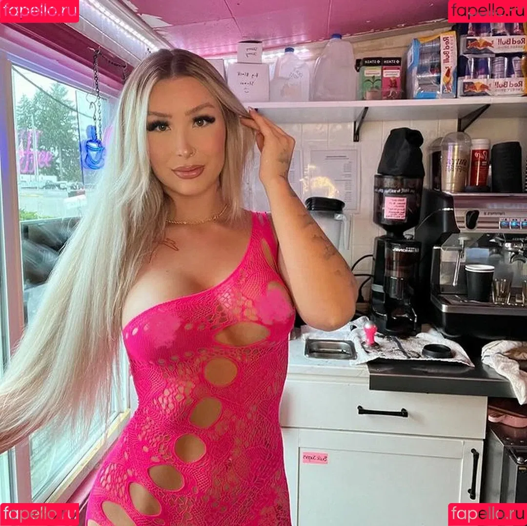 Stacked Blonde Onlyfans Photo Gallery 