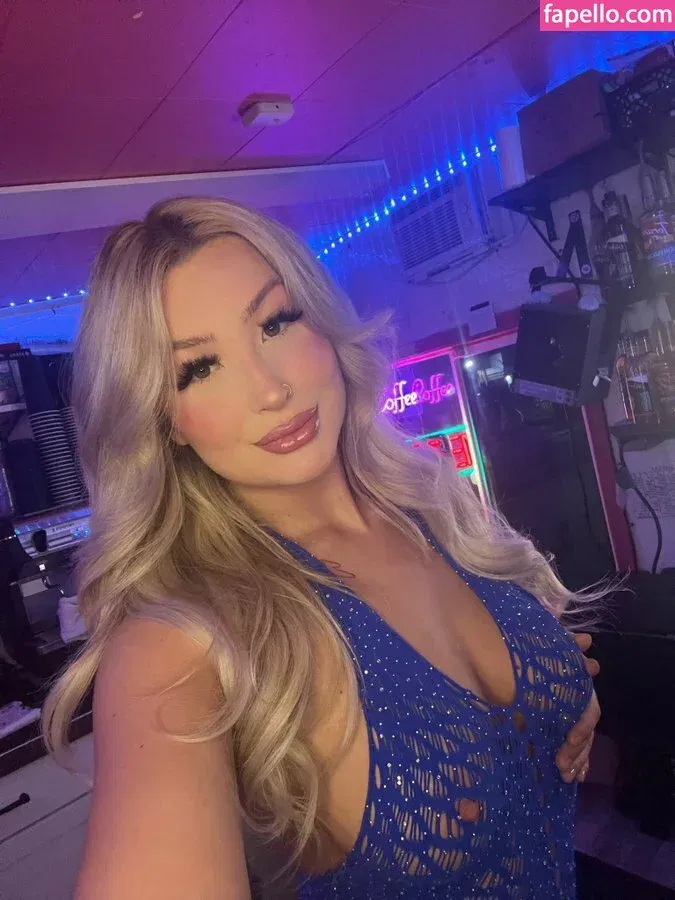 Stacked Blonde Onlyfans Photo Gallery 