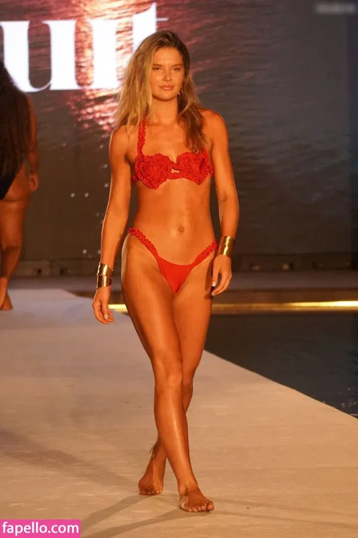 Ellie Thumann Onlyfans Photo Gallery 