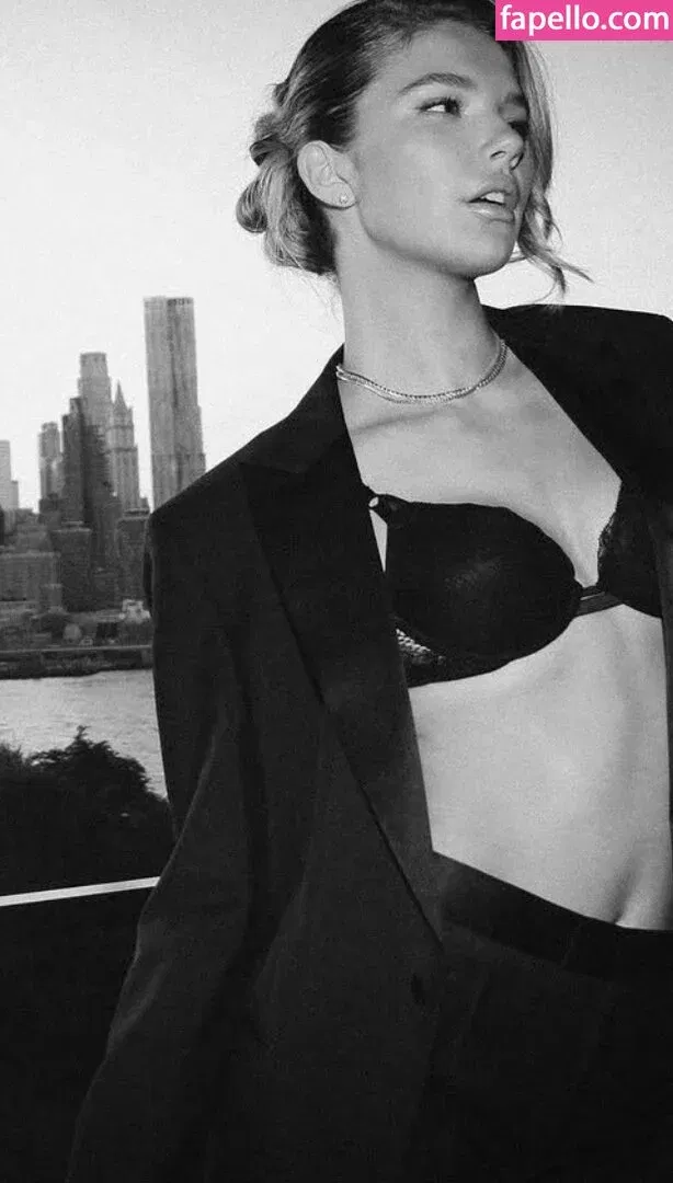 Ellie Thumann Onlyfans Photo Gallery 