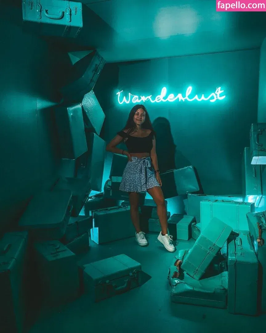 Larush Onlyfans Photo Gallery 