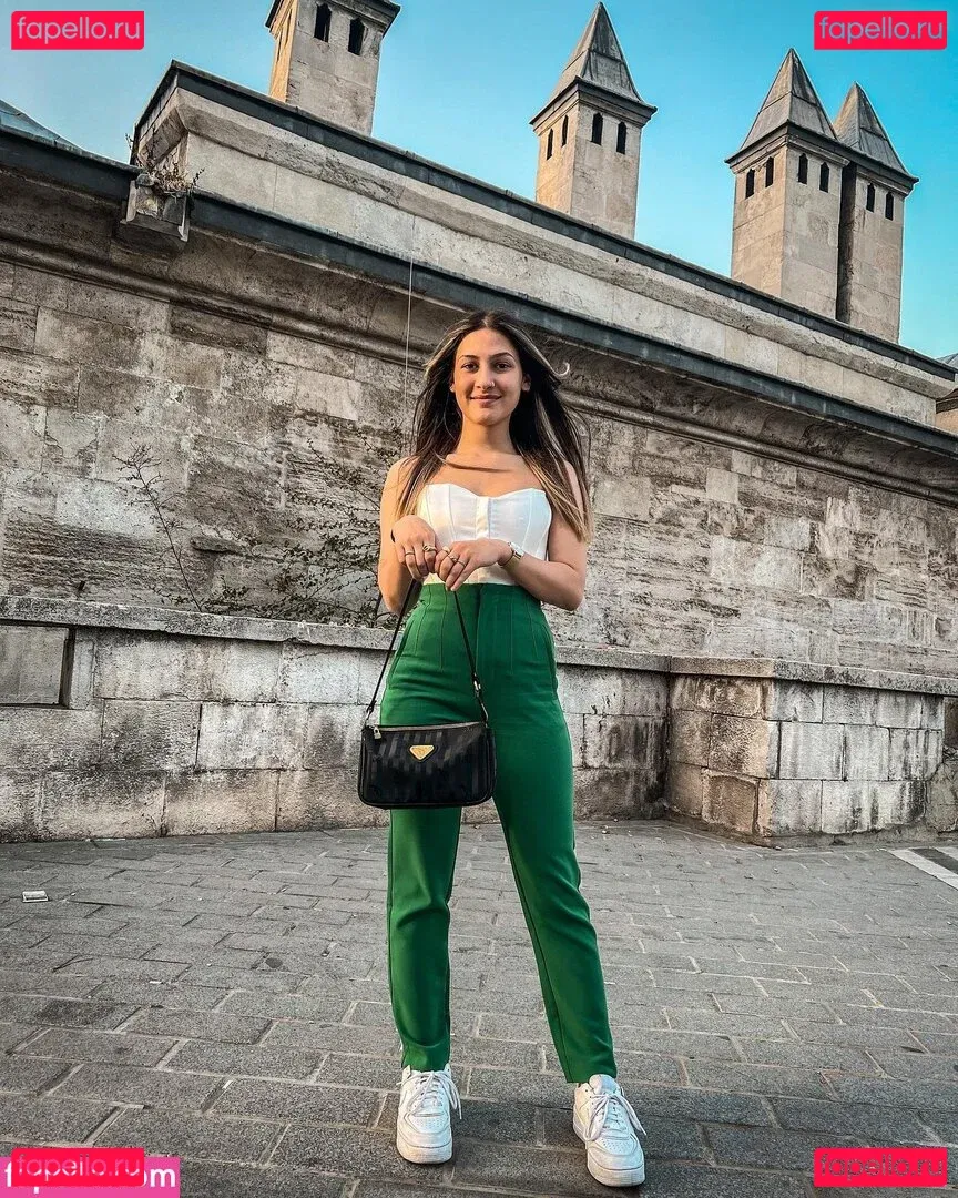 Larush Onlyfans Photo Gallery 