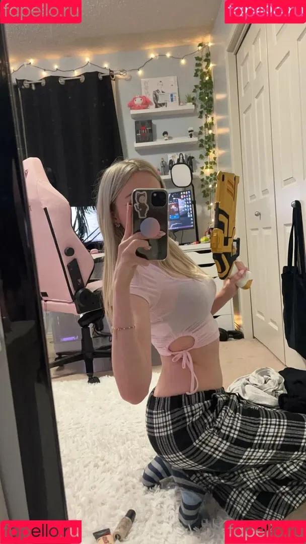 QoR Saige Onlyfans Photo Gallery 