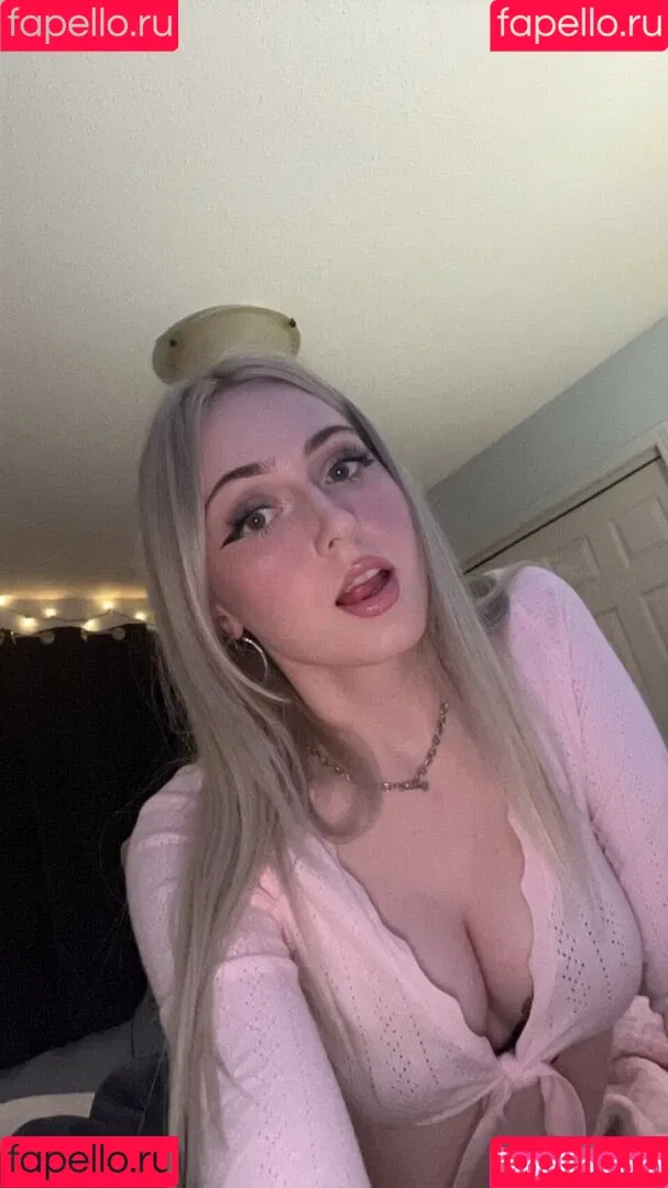 QoR Saige Onlyfans Photo Gallery 