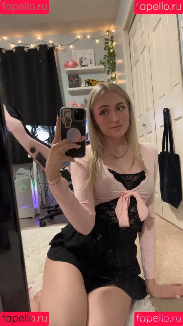 QoR Saige Onlyfans Photo Gallery 