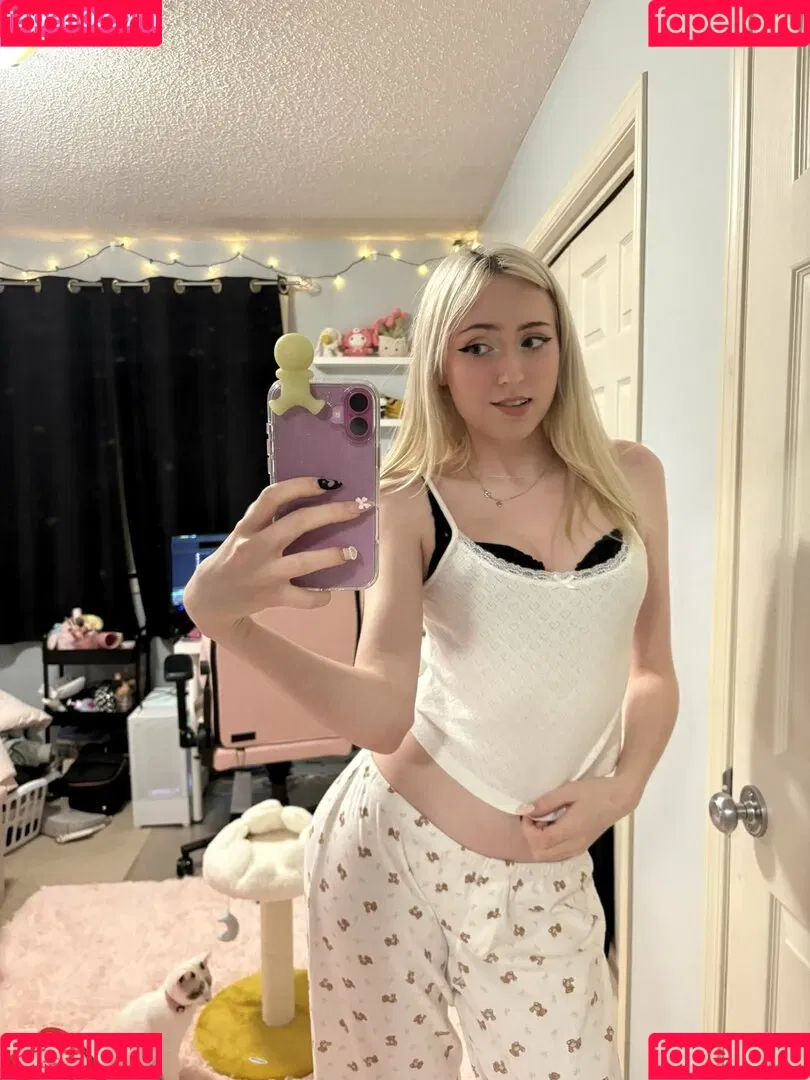 QoR Saige Onlyfans Photo Gallery 