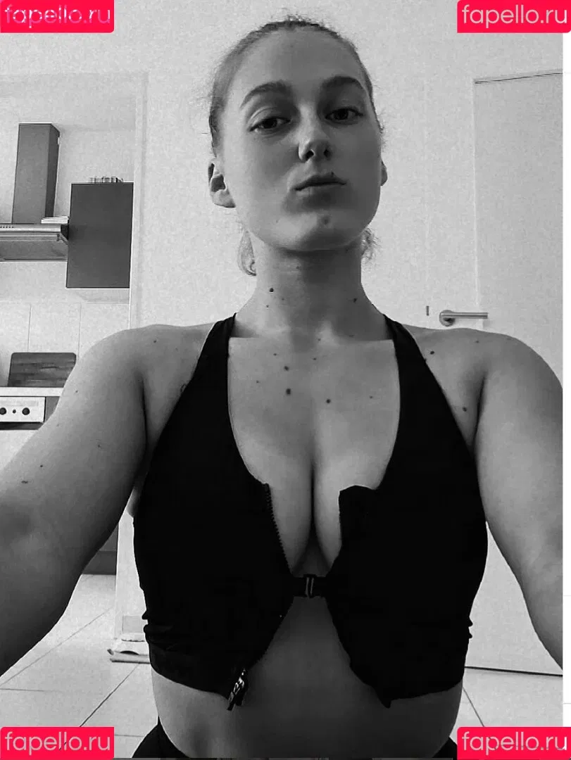 einfachnurchristiinaa Onlyfans Photo Gallery 