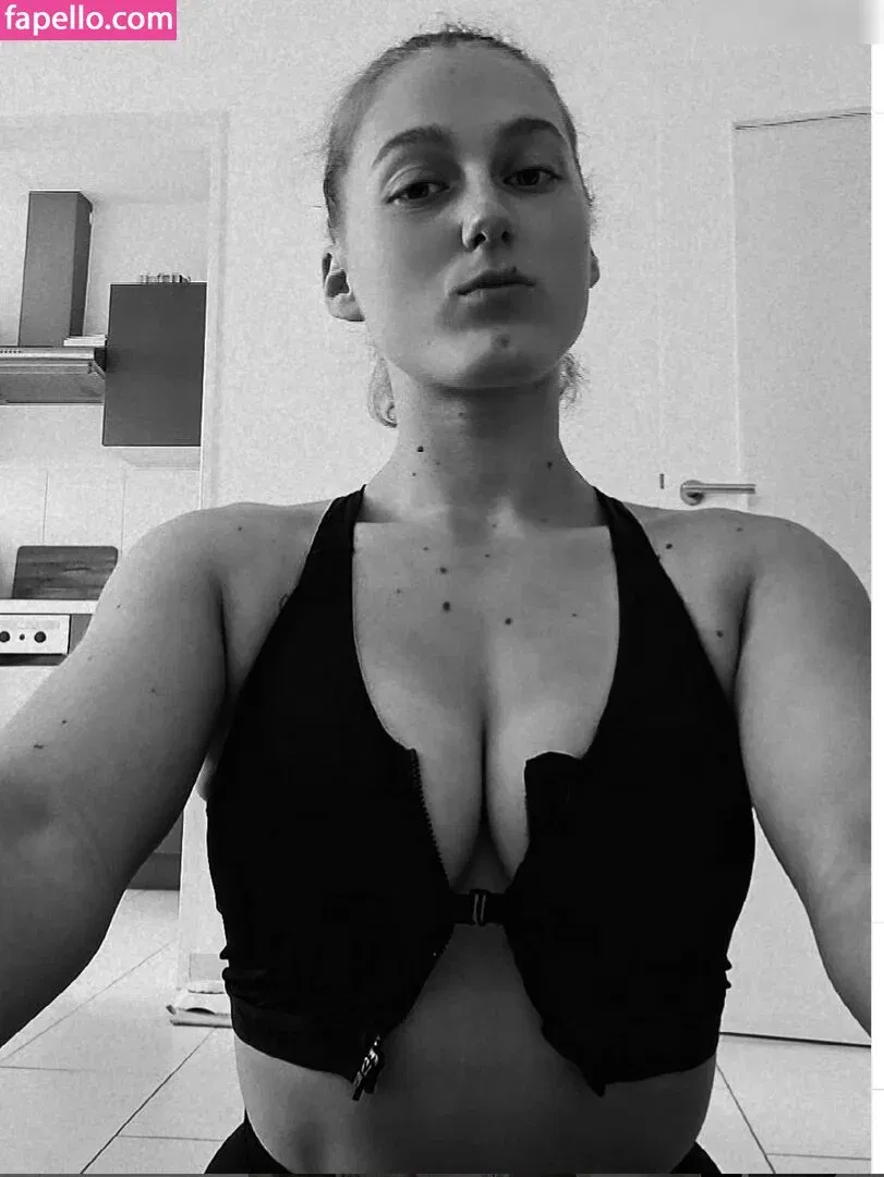 einfachnurchristiinaa Onlyfans Photo Gallery 