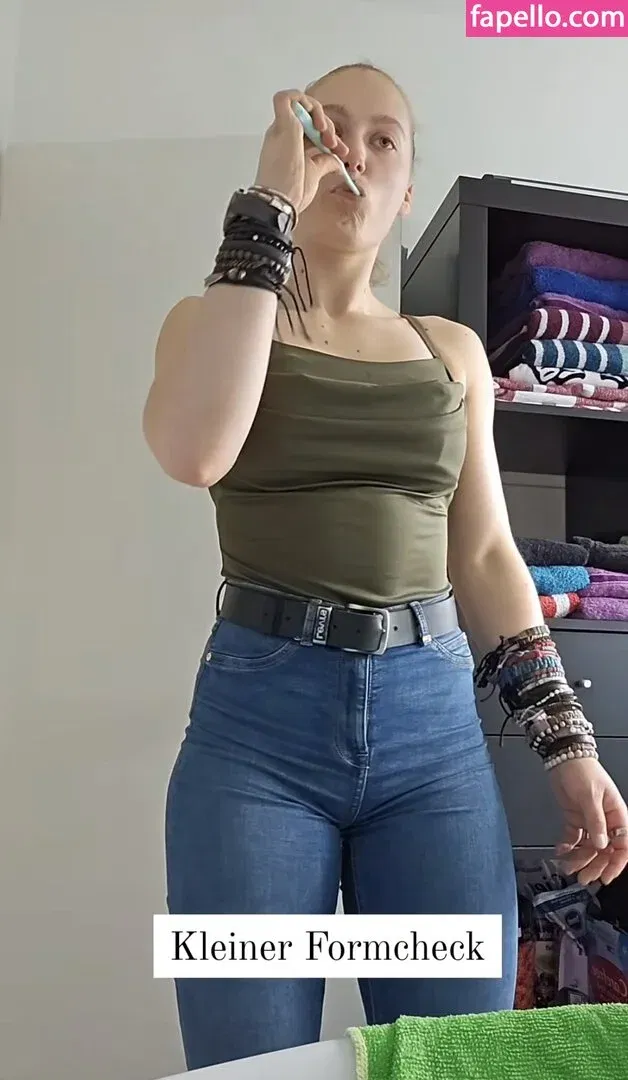 einfachnurchristiinaa Onlyfans Photo Gallery 