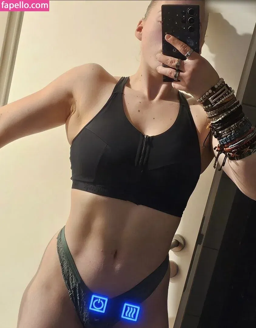 einfachnurchristiinaa Onlyfans Photo Gallery 