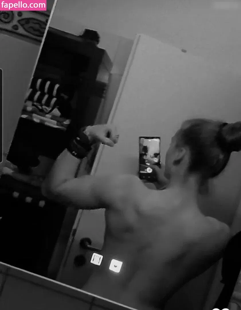 einfachnurchristiinaa Onlyfans Photo Gallery 