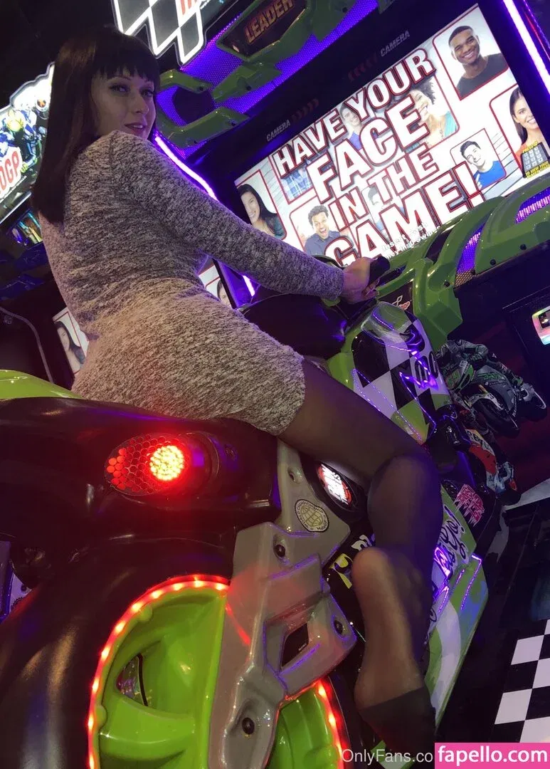 lilmizzunique Onlyfans Photo Gallery 