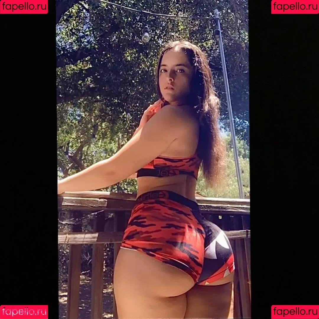 Susannah Onlyfans Photo Gallery 
