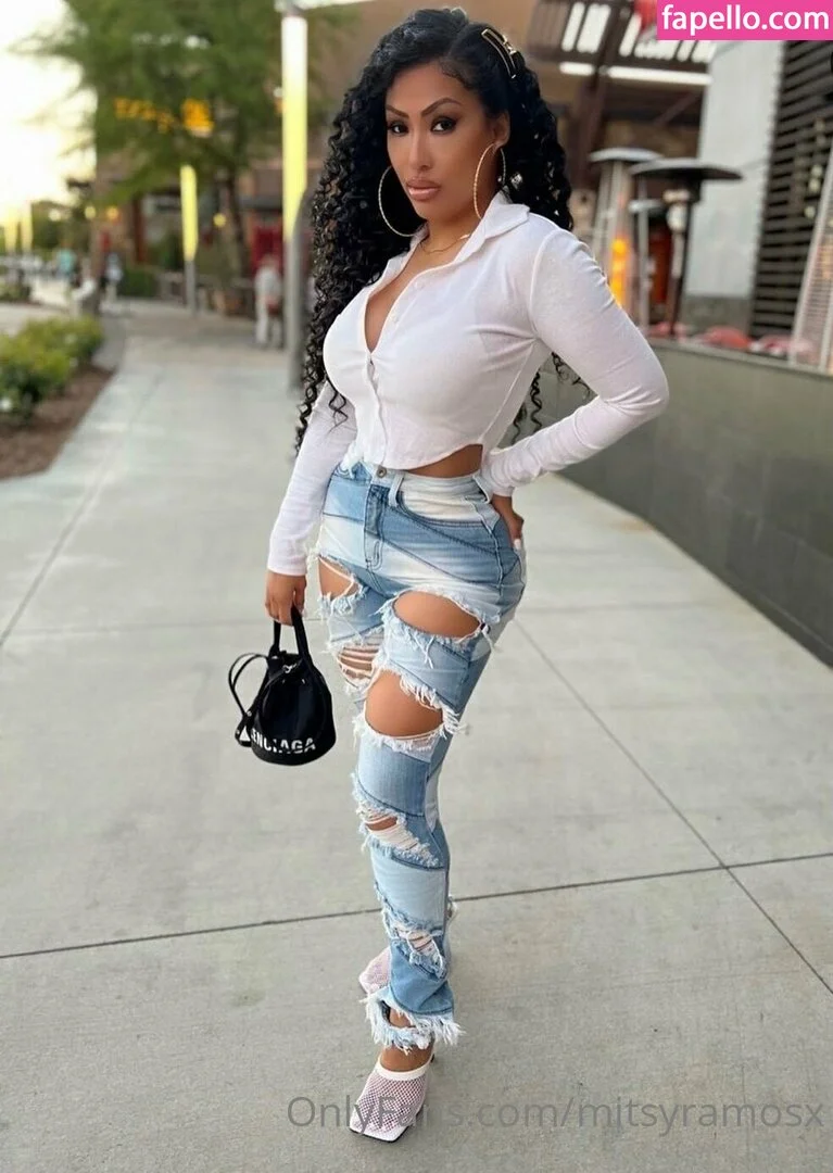 mitsyramosx Onlyfans Photo Gallery 