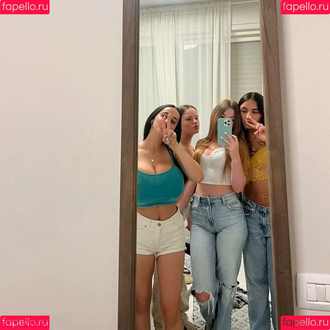 Pelegsaar Onlyfans Photo Gallery 