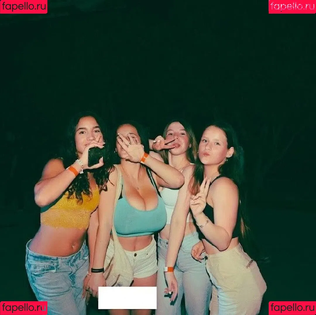 Pelegsaar Onlyfans Photo Gallery 