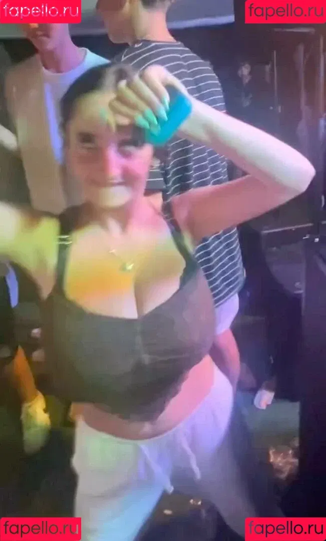 Pelegsaar Onlyfans Photo Gallery 