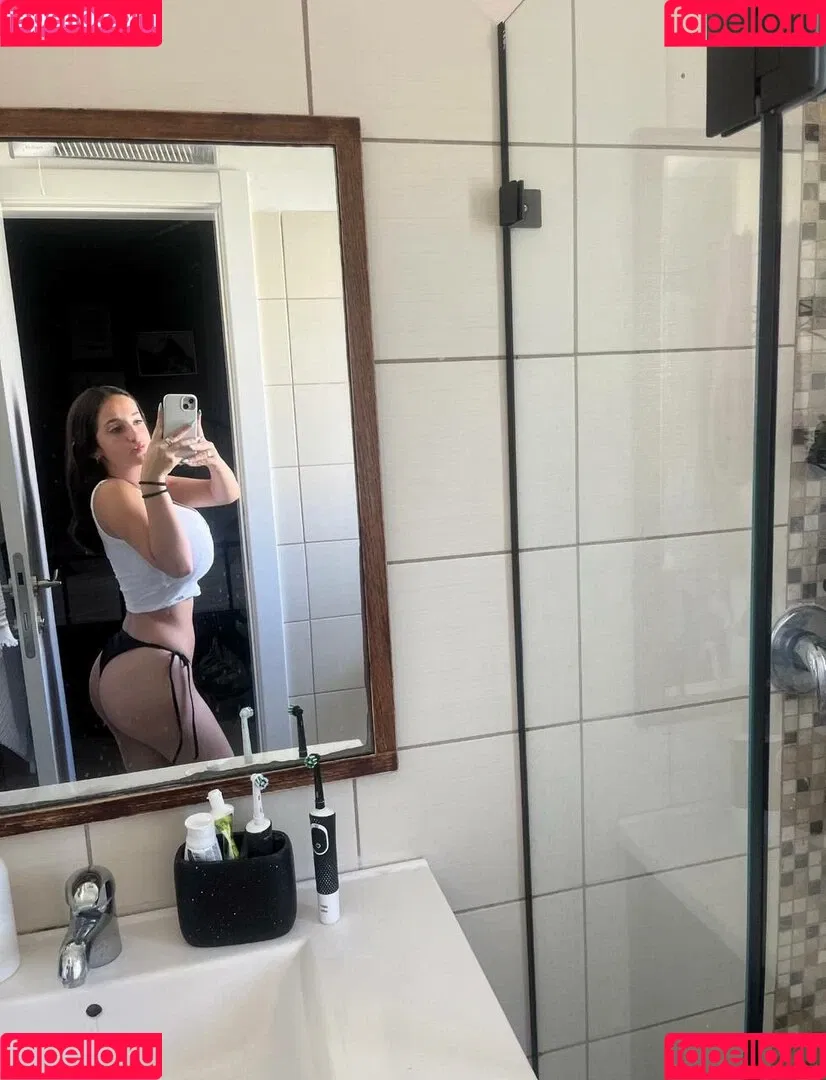 Pelegsaar Onlyfans Photo Gallery 
