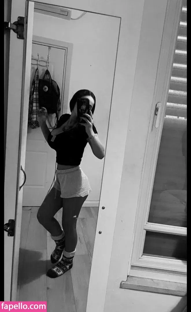 Pelegsaar Onlyfans Photo Gallery 