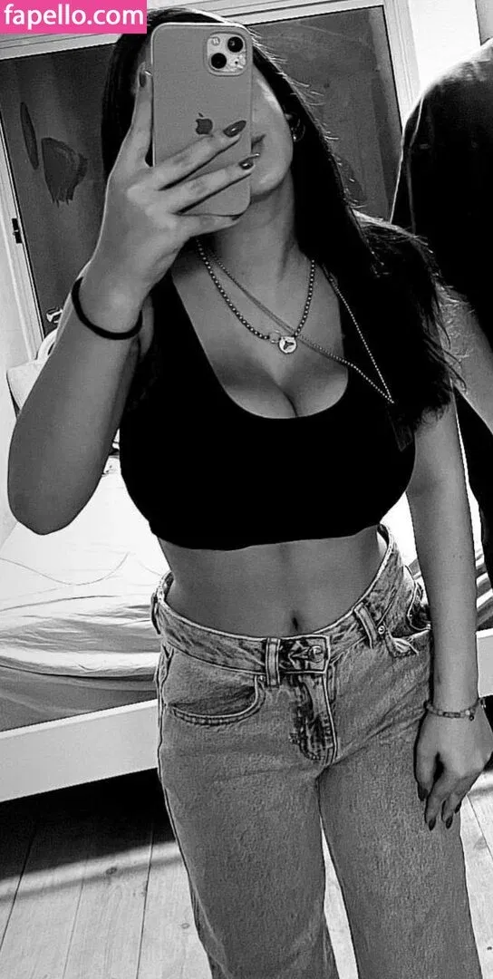 Pelegsaar Onlyfans Photo Gallery 