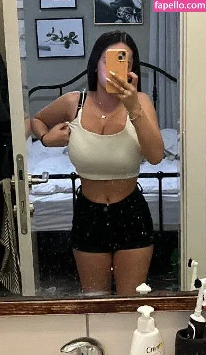 Pelegsaar Onlyfans Photo Gallery 