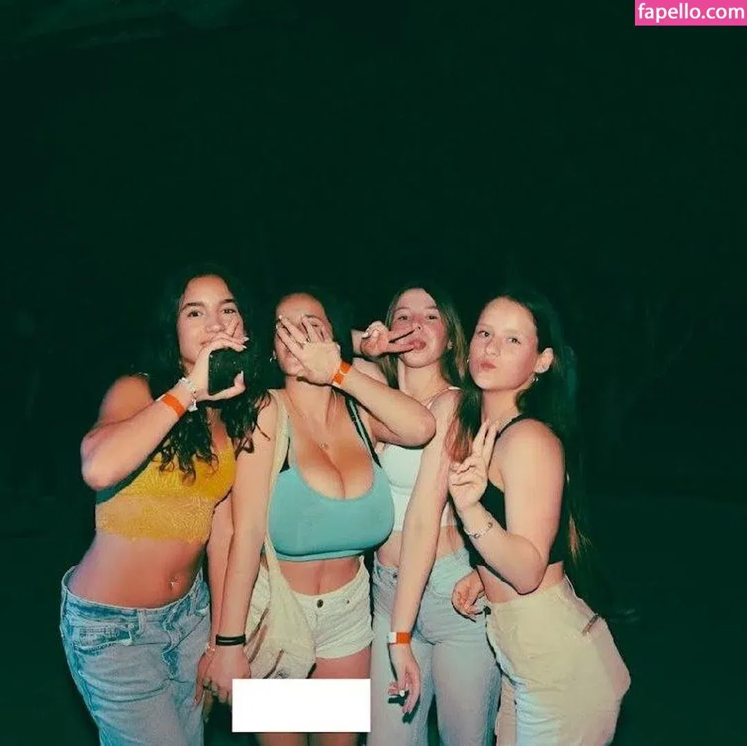 Pelegsaar Onlyfans Photo Gallery 