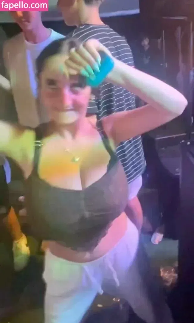 Pelegsaar Onlyfans Photo Gallery 