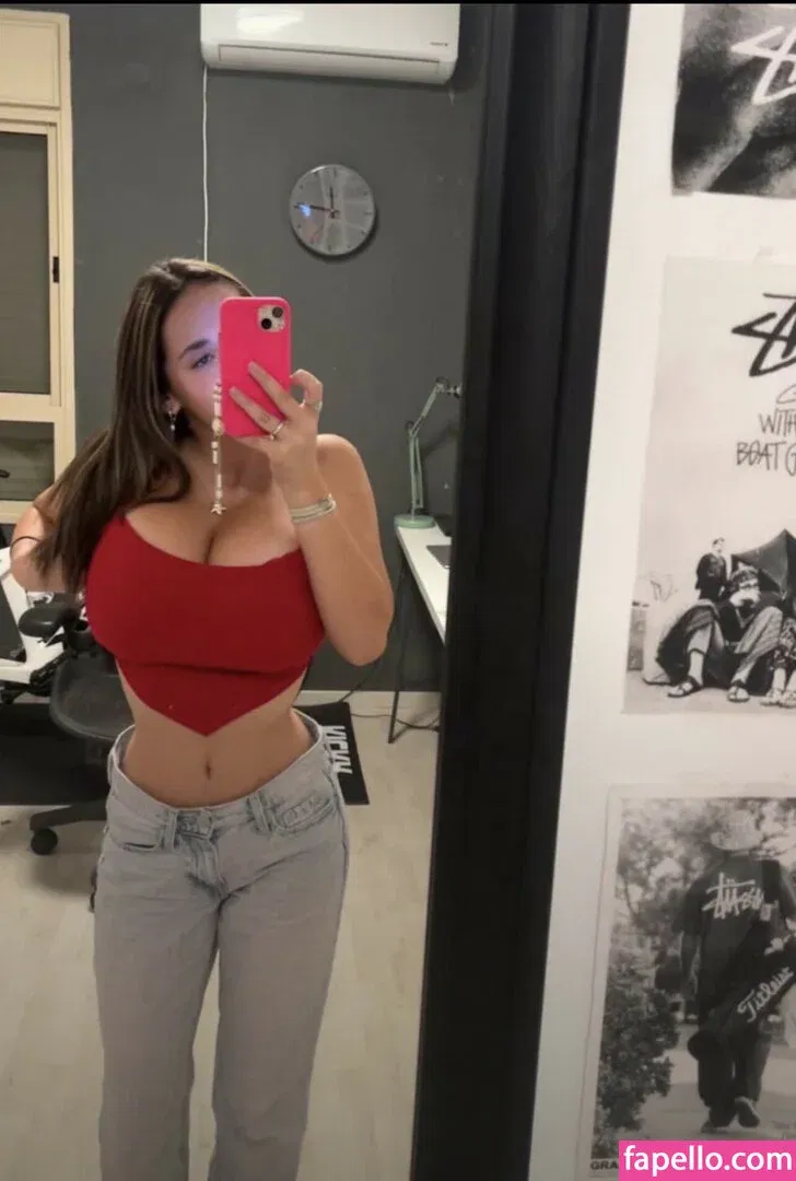 Pelegsaar Onlyfans Photo Gallery 