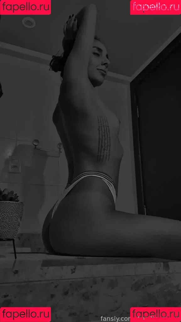AnaBloomxox Onlyfans Photo Gallery 